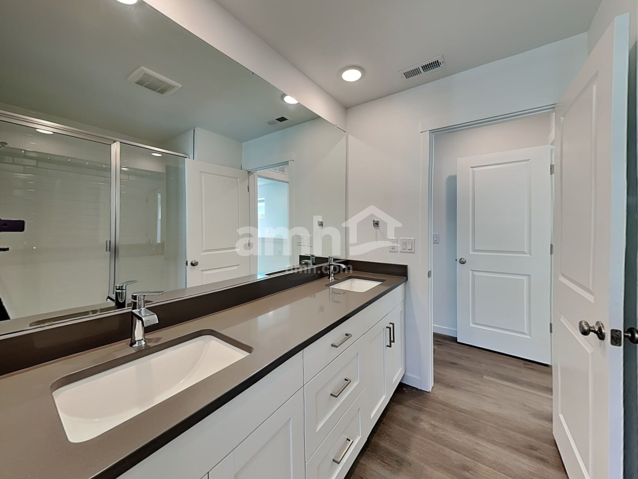 Building Photo - 23658 E 5th Ave