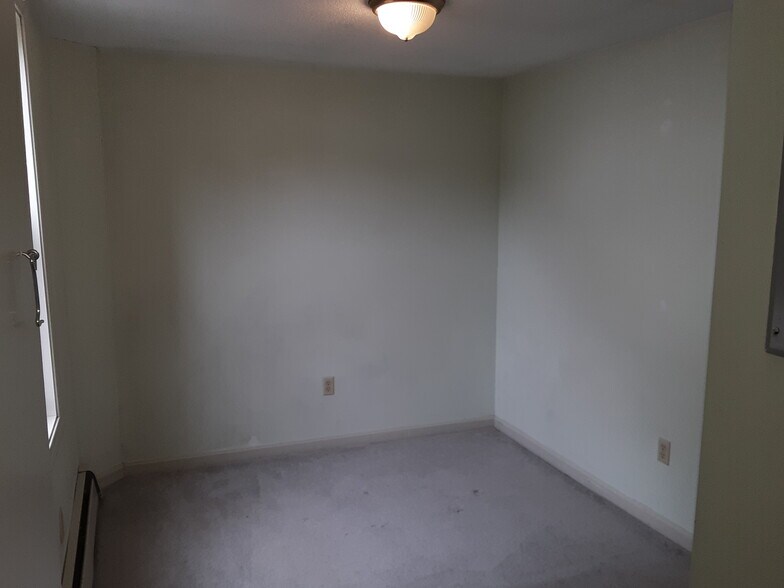 Building Photo - 40 Middle St