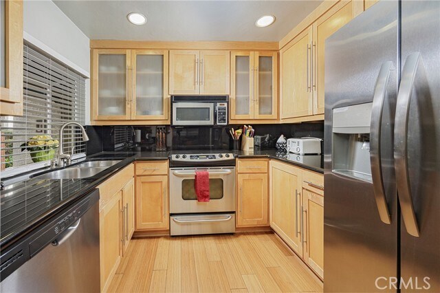Building Photo - 48 Corniche Dr