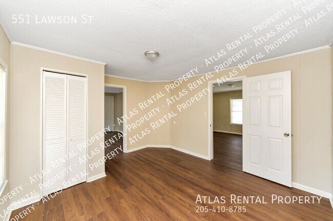 Building Photo - 551 Lawson St