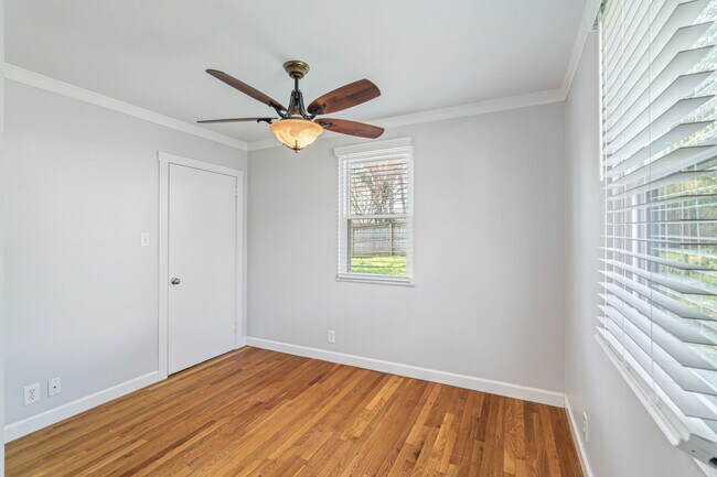 Building Photo - 3701 Vera Dr