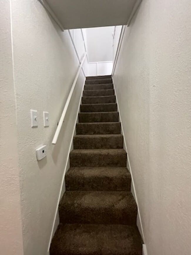 Building Photo - Nice Totally Remodeled 3 Bedroom /1 Bath Home in Downtown Goshen