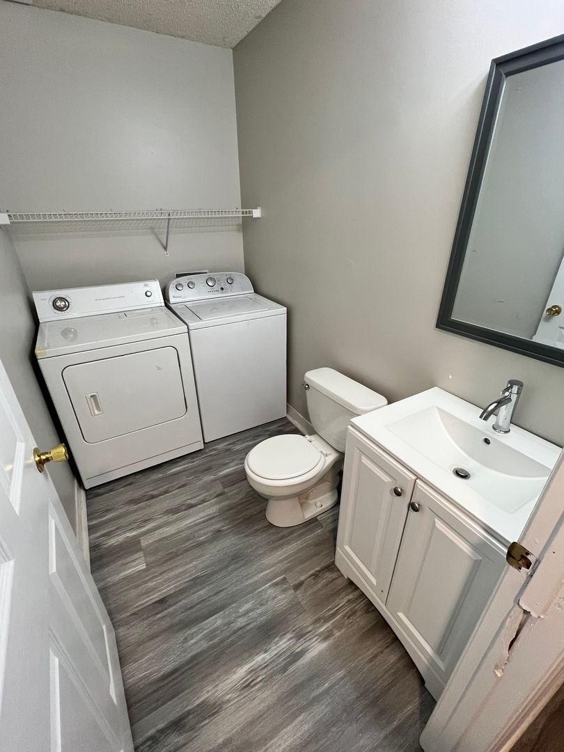 Building Photo - 575 Heritage Ct