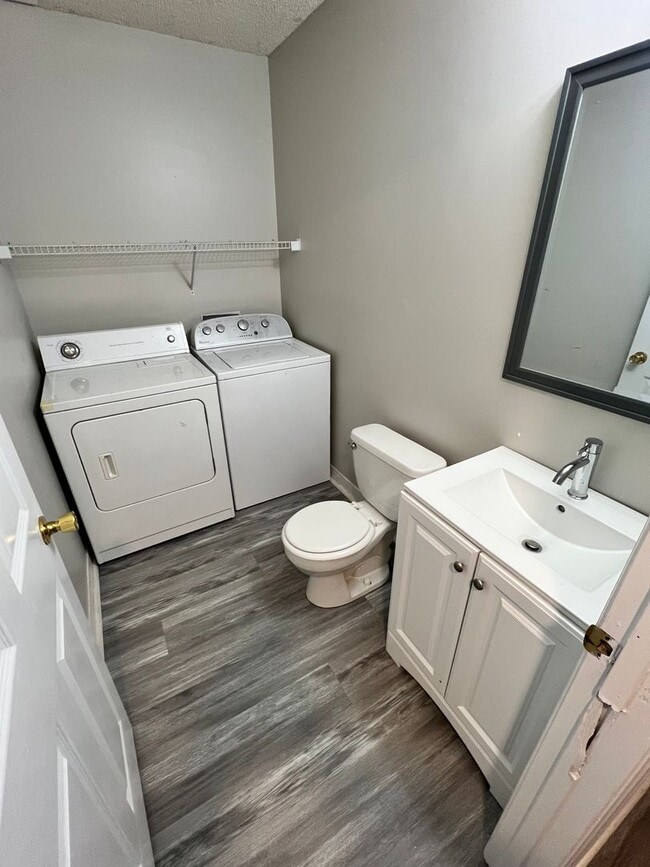 Building Photo - 575 Heritage Ct