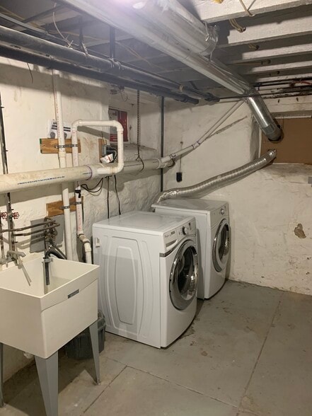 Building Photo - 203 Levering St