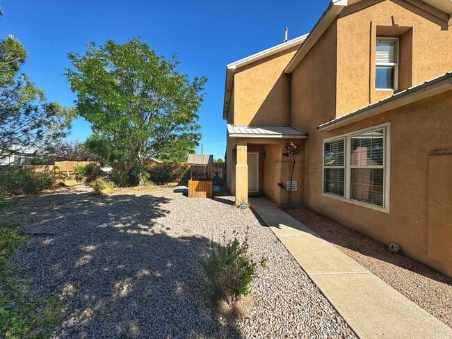 Building Photo - 9307 Vista Clara Loop NW