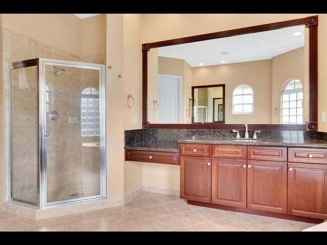 Building Photo - 3043 Hartridge Terrace