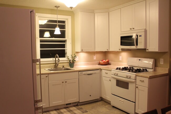 Building Photo - 5331 Portland Ave