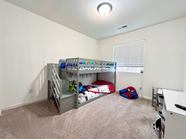 Building Photo - Modern 3-Bedroom 2.5 Bath Single Family Home in Gresham!