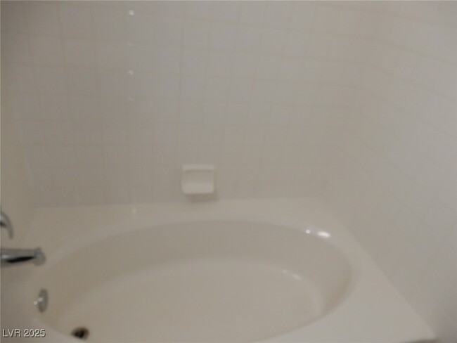 Building Photo - 75 N Valle Verde Dr
