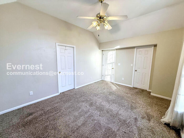 Building Photo - 607 Parkside Cir