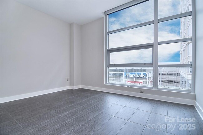 Building Photo - 1100 Metropolitan Ave