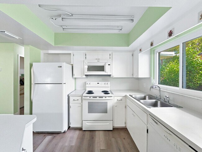 Building Photo - 12829 109th St