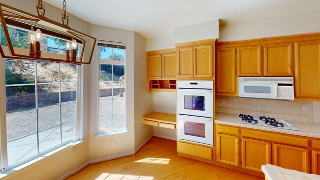 Building Photo - 4700 Hunter Peak Ct