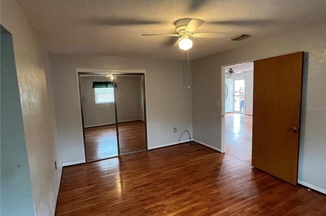 Building Photo - 2 Bedroom in Edgewater