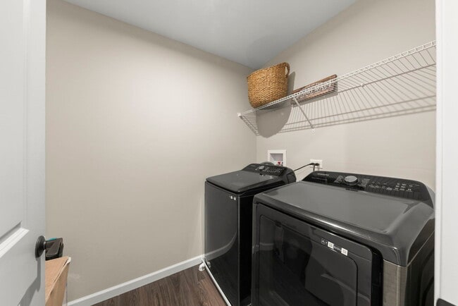 Building Photo - 2220 Weatherbee Ln