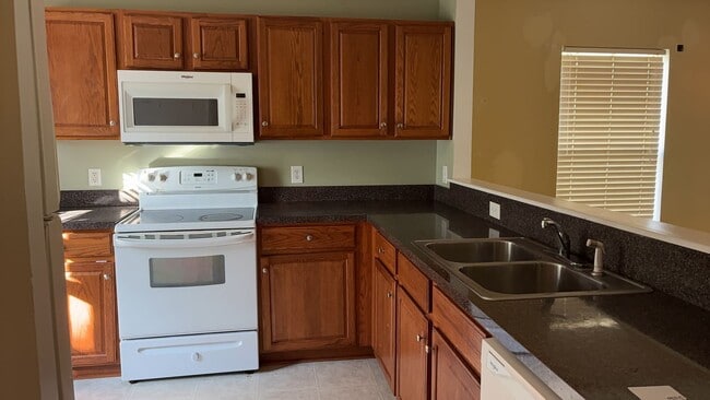 Building Photo - 3BD/ 2BA house in Bellegrove!