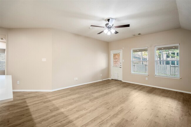 Building Photo - 22 Garden Lodge Pl