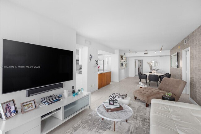 Building Photo - 335 S Biscayne Blvd