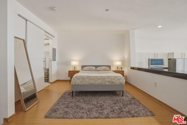 Building Photo - 1100 Wilshire Blvd