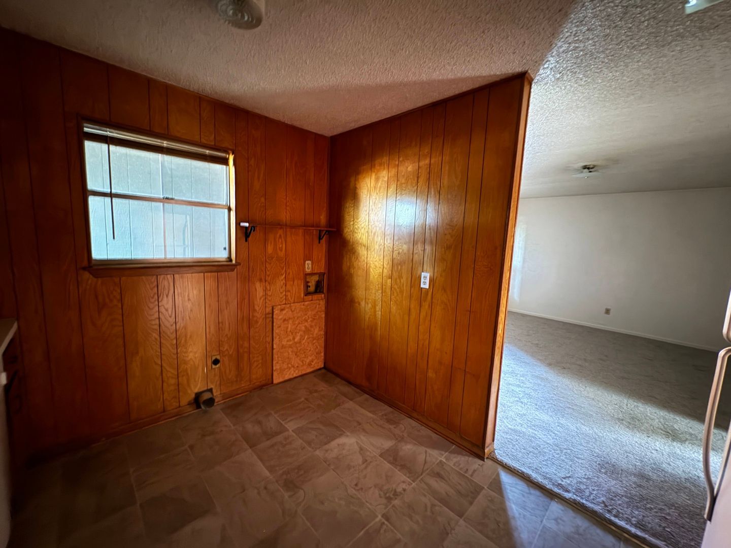 Building Photo - 425 W Avenue C