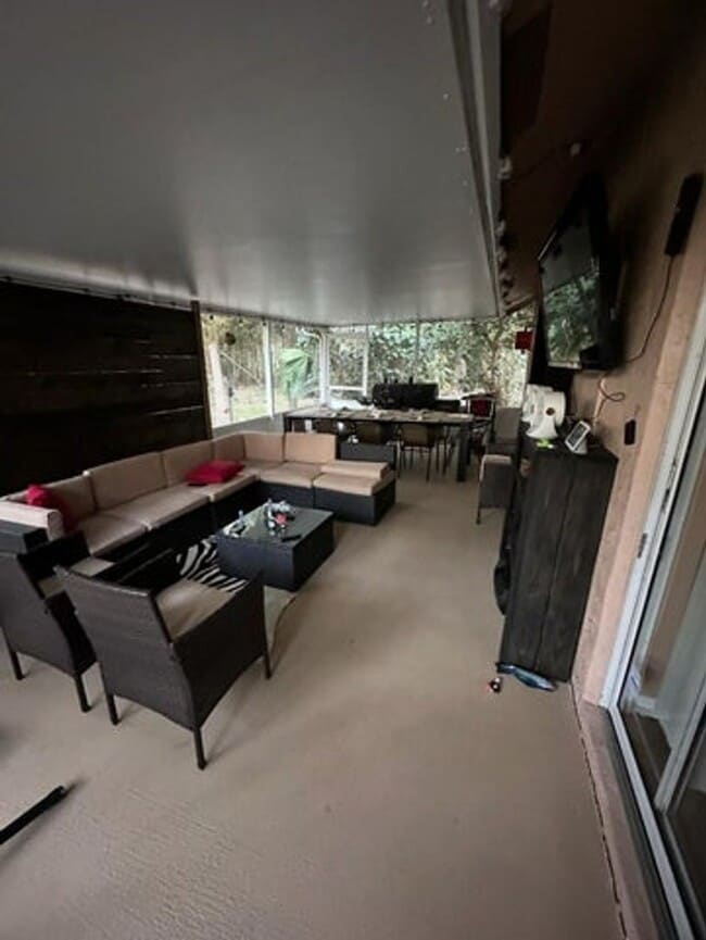 Building Photo - 15665 66th Ct N
