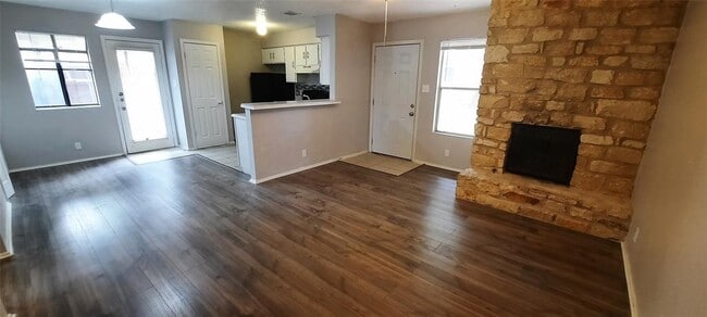 Building Photo - 823 Taulbee Ln