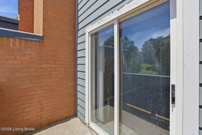 Building Photo - 2745 Grinstead Dr