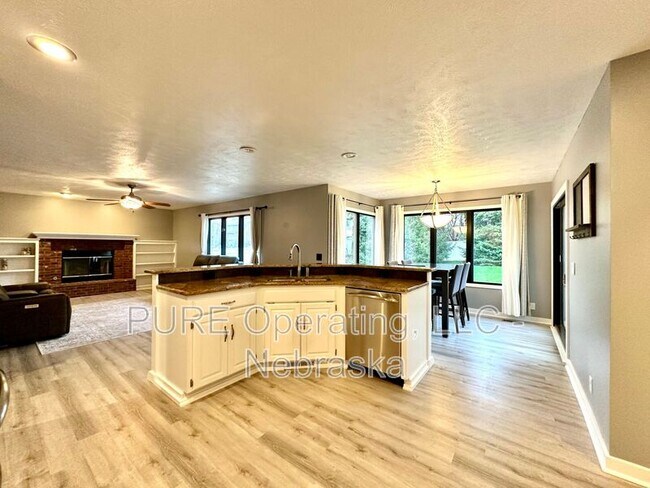 Building Photo - 4909 N 142nd St