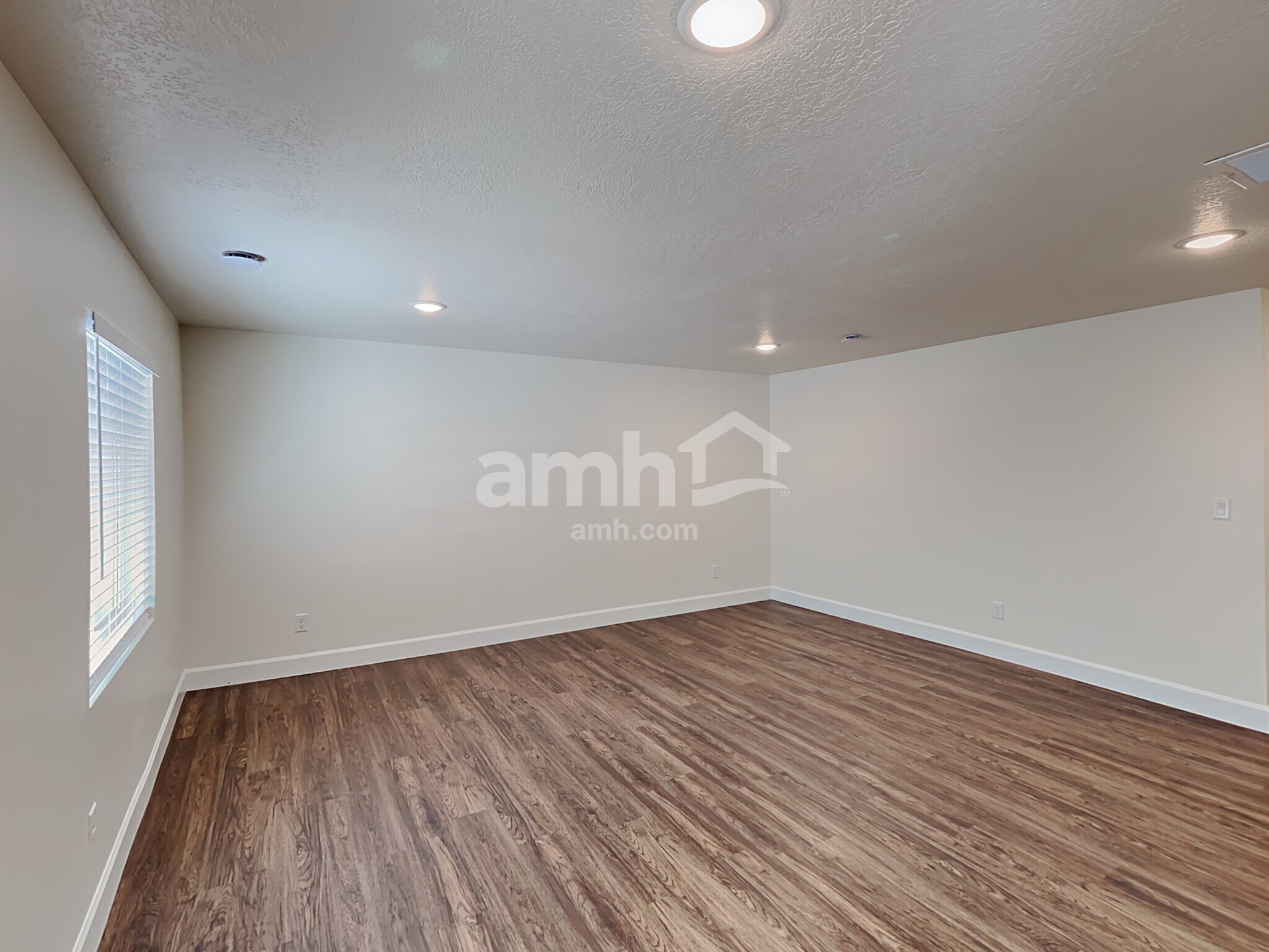 Building Photo - 5996 S Jordan Pkwy