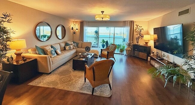 Building Photo - 605 Ives Dairy Rd