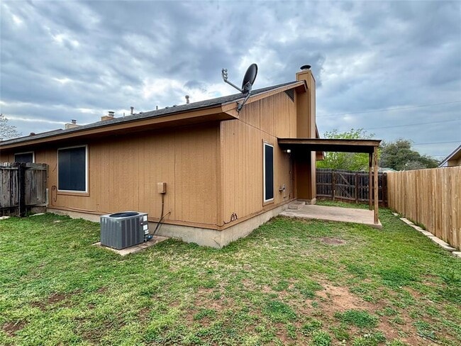 Building Photo - 314 Tamara Dr