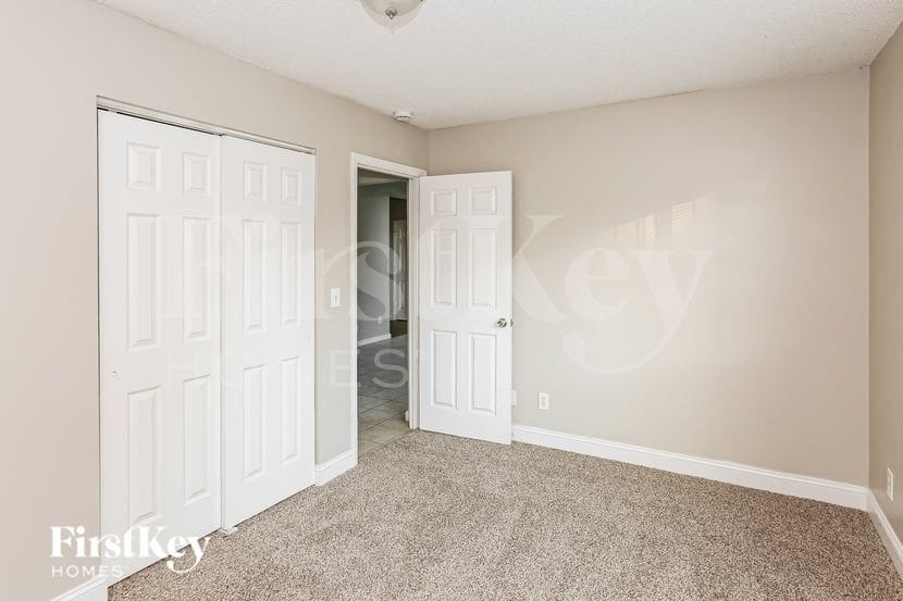 Building Photo - 3380 Chadbury Dr NW