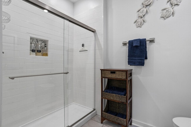 Building Photo - 111 Eleanor Ave