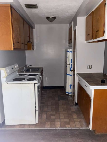 Building Photo - 1885 N Taylor Rd