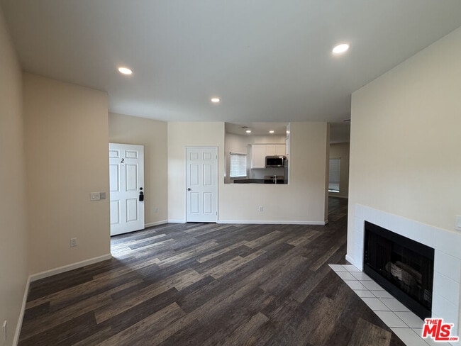 Building Photo - 1127 Glenville Dr