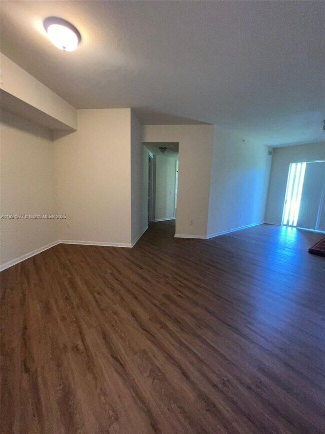 Building Photo - 3500 Oaks Clubhouse Dr