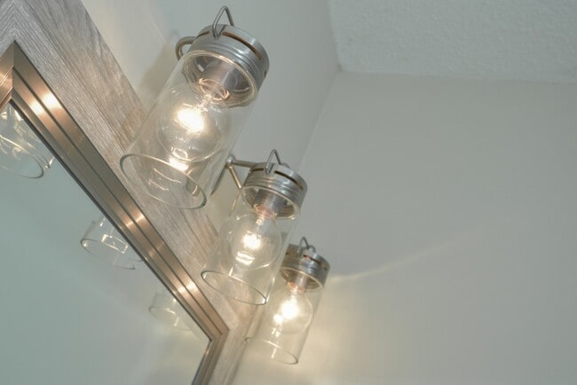 Building Photo - Brookhaven Condo