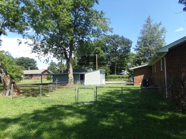 Building Photo - 3 Bedroom in Prince George County - Availa...