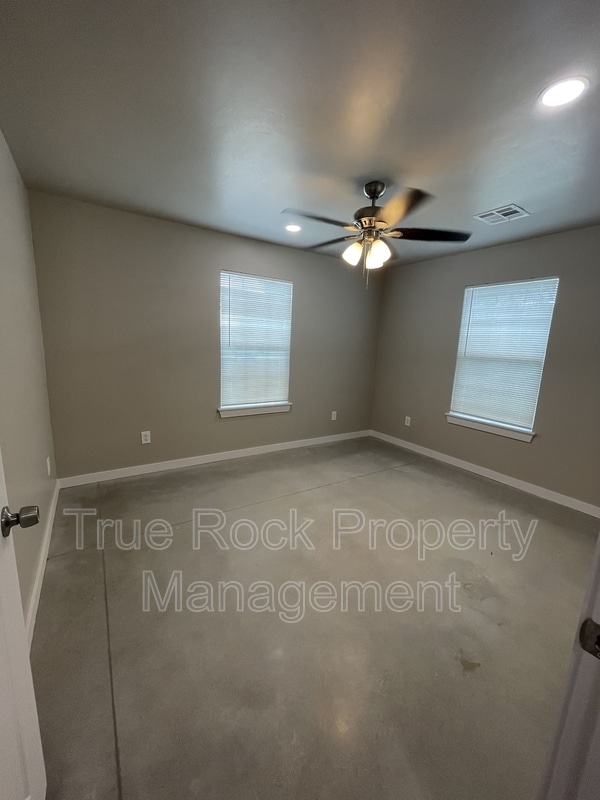 Building Photo - 13807 County Rd 1554