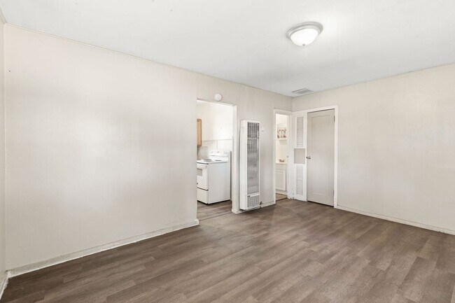 Building Photo - 207 N Santa Fe Ave