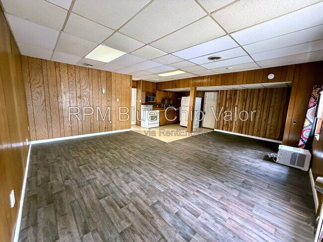 Building Photo - 3406 Van Hook Ave
