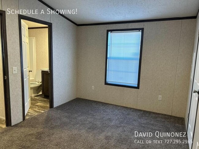 Building Photo - 5822 Kelso-