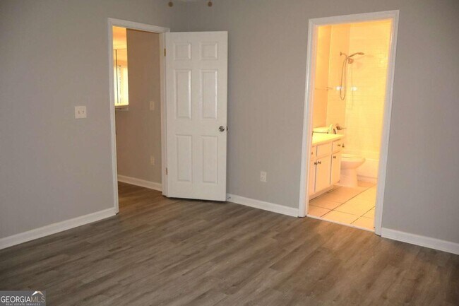 Building Photo - 308 Mill Pond Ct SE
