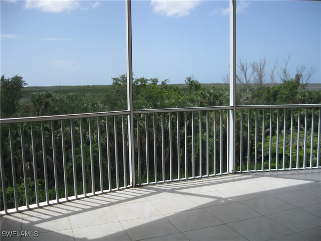 Building Photo - 20071 Sanibel View Cir