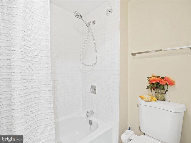 Building Photo - 5501 Seminary Rd