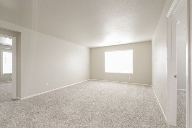 Building Photo - 9226 Rifle St