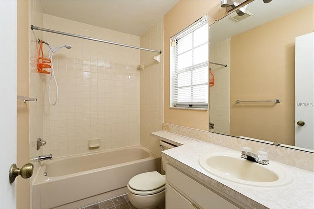 Building Photo - 7617 tamarind ave