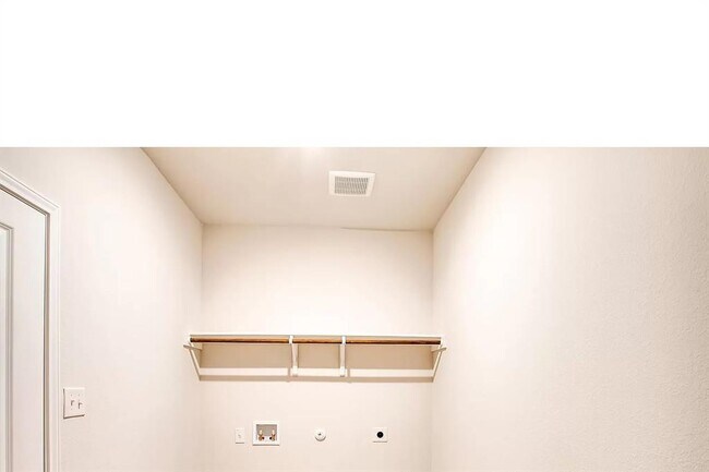 Building Photo - 6713 Coalinga Ln