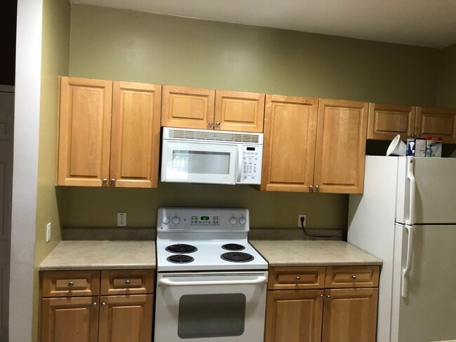 Primary Photo - 8 Walnut St